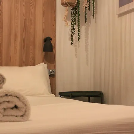 Pansiyon Traveller El Postiguet Alicante