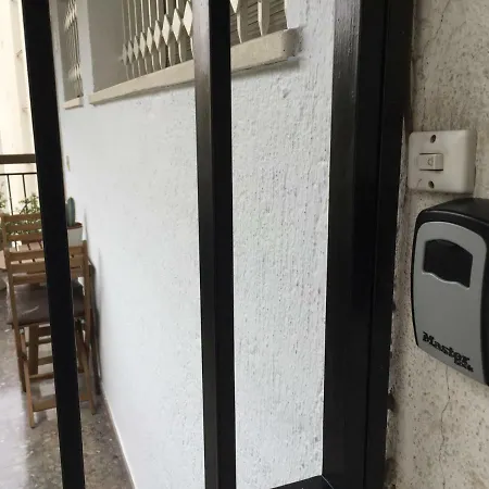 Pansiyon Traveller El Postiguet Alicante